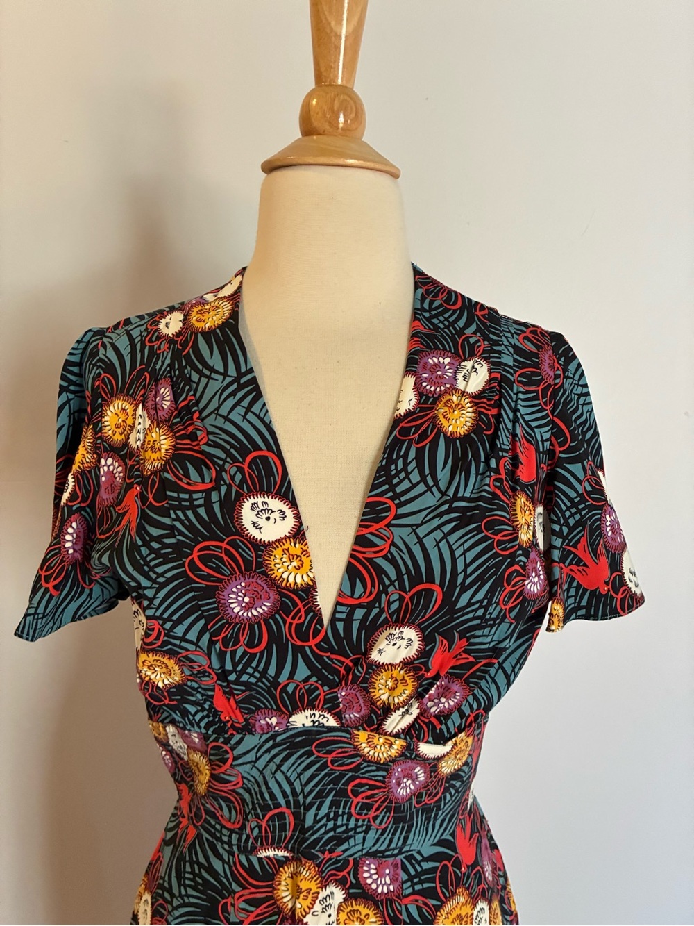 Trashy Diva Curious Corsage Flutter Sleeve Dress - Picture 7 of 7